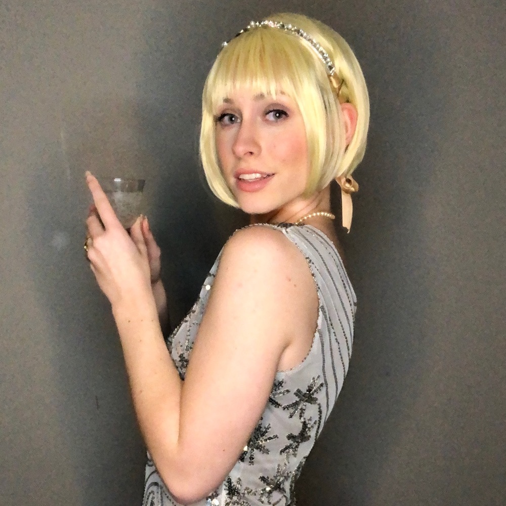 Short Blonde Wig with Bangs